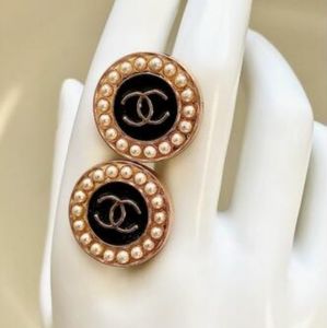 Upcycled & repurposed vintage button earrings